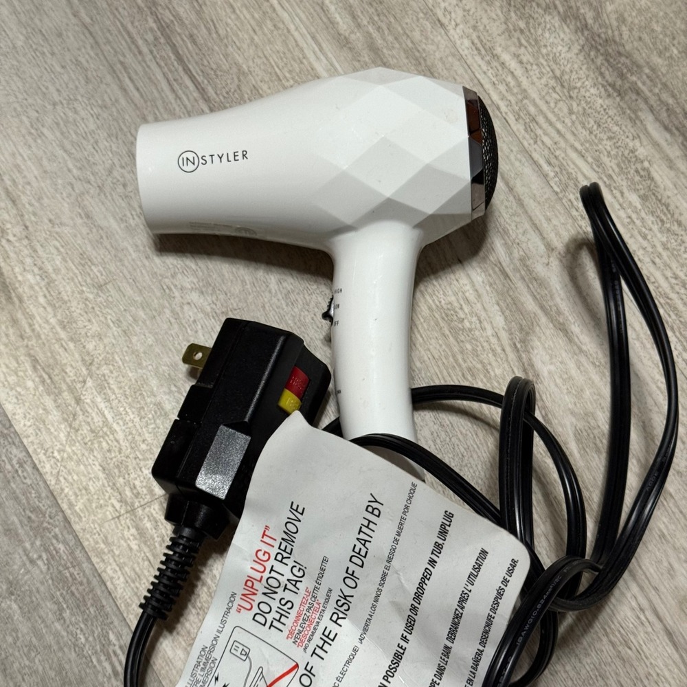 Instyler mini hair dryer‎